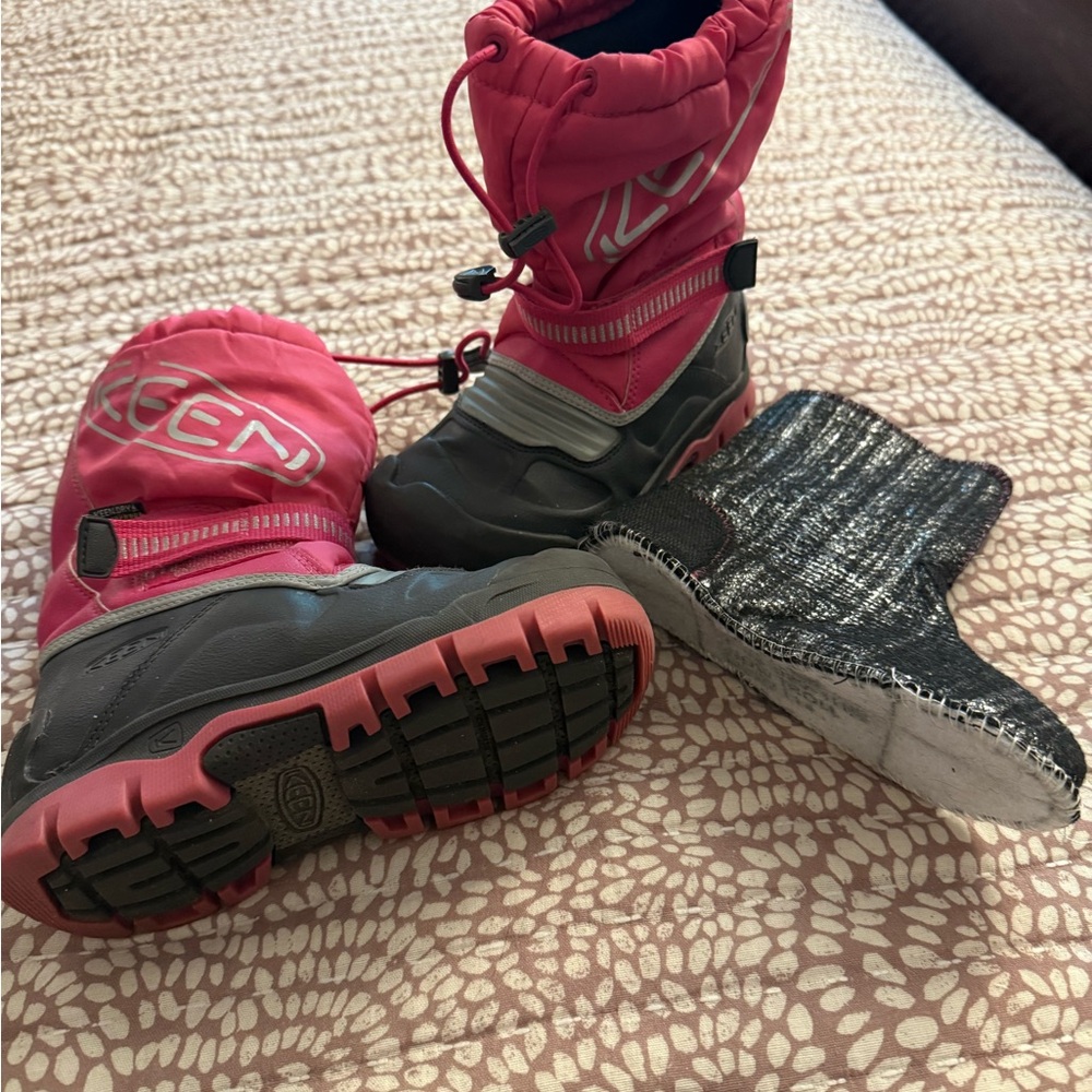Keen Kids' Pink and Black Winter Boots